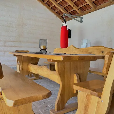 בית נופש Stone & Sun Retreat With Private Pool Rupalj