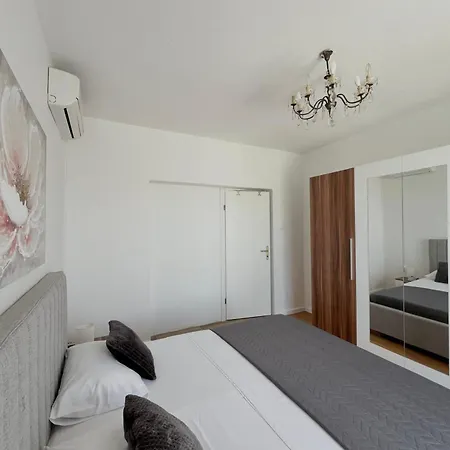 Stone & Sun Retreat With Private Pool