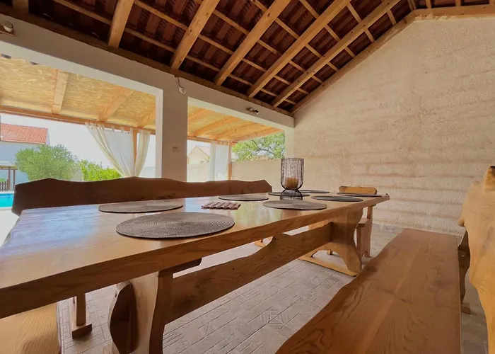 Дом отдыха Stone & Sun Retreat With Private Pool Rupalj