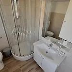 Stone & Sun Retreat With Private Pool Сasa de vacaciones