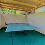 Сasa de vacaciones Stone & Sun Retreat With Private Pool