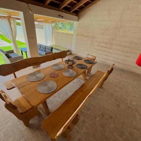 Stone & Sun Retreat With Private Pool Casa de Férias Rupalj