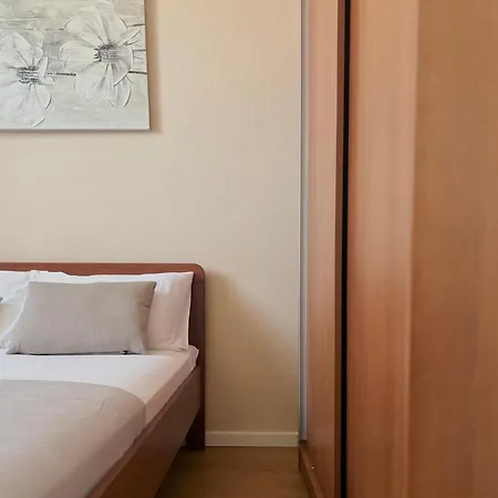 Stone & Sun Retreat With Private Pool 度假居 Rupalj