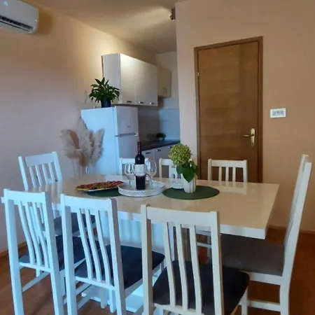 Stone & Sun Retreat With Private Pool Casa vacanze Rupalj