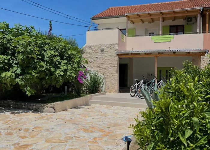 Stone & Sun Retreat With Private Pool Rupalj