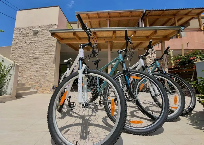 Stone & Sun Retreat With Private Pool