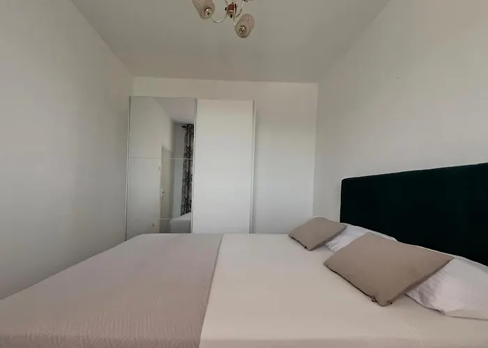 Vikendica Stone & Sun Retreat With Private Pool *