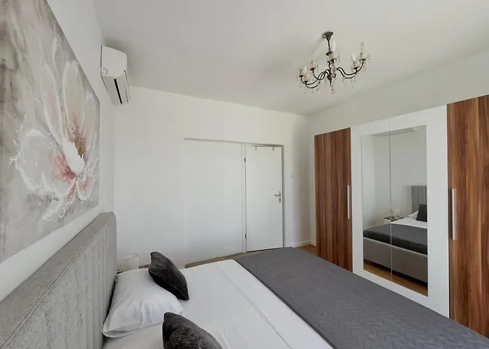 Stone & Sun Retreat With Private Pool