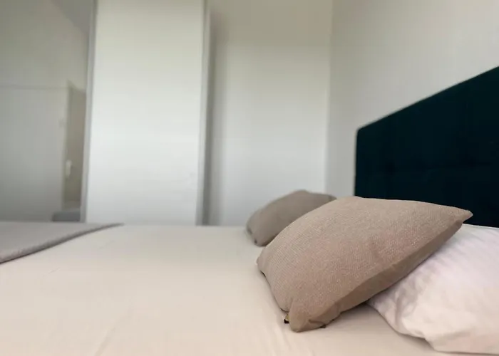 Stone & Sun Retreat With Private Pool Vikendica *